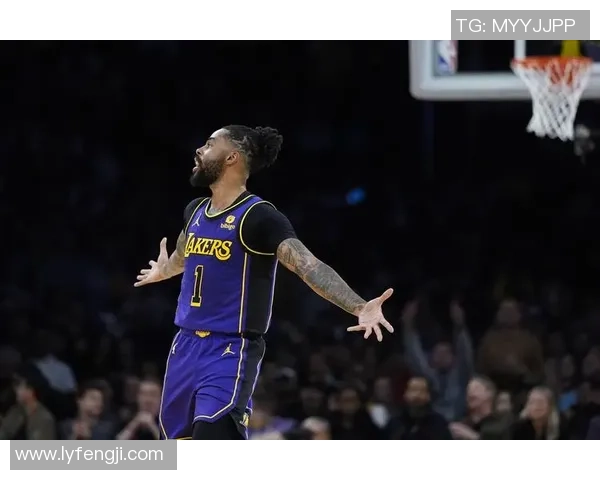 雨燕湖人与鹈鹕的精彩对决直播全程回顾与分析